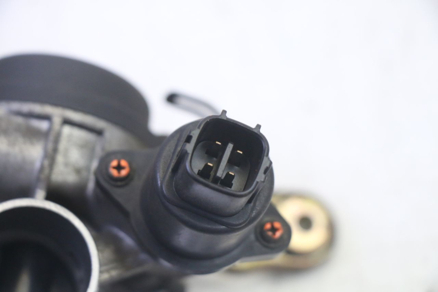 photo de INYECCIÓN YAMAHA X-MAX XMAX 250 (2006 - 2009) - Detalles de los puntos de fijación