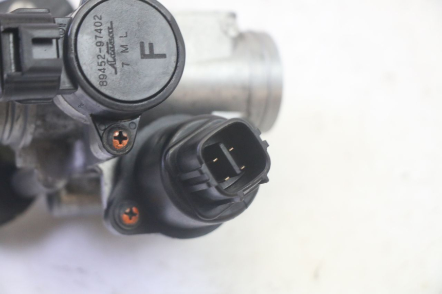 photo de INYECCIÓN YAMAHA XMAX X-MAX 125 (2006 - 2009) - Detalles de los puntos de fijación