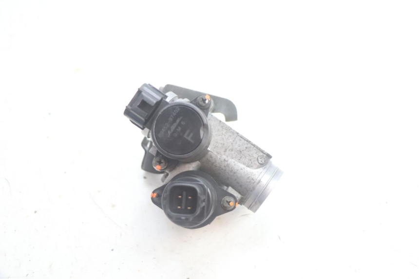 photo de INYECCIÓN YAMAHA X-MAX XMAX 125 (2010 - 2013) - Detalles de los puntos de fijación
