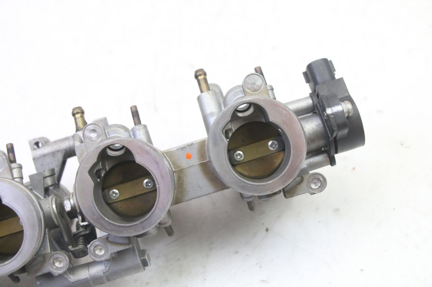 photo de INYECCION YAMAHA XJ6 ABS 600 (2008 - 2016) - Zoom estado de uso