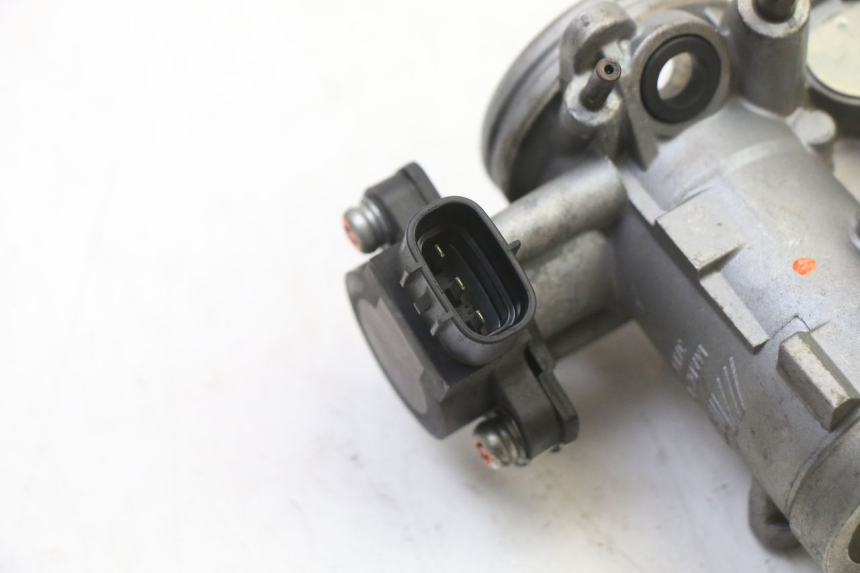 photo de INYECCION YAMAHA XJ6 ABS 600 (2008 - 2016) - Primer plano técnico