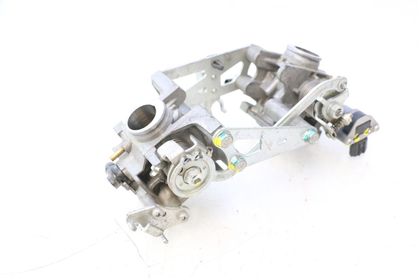 photo de INYECCION HONDA XLV VARADERO 125 (2007 - 2012) - Otra vista del artículo