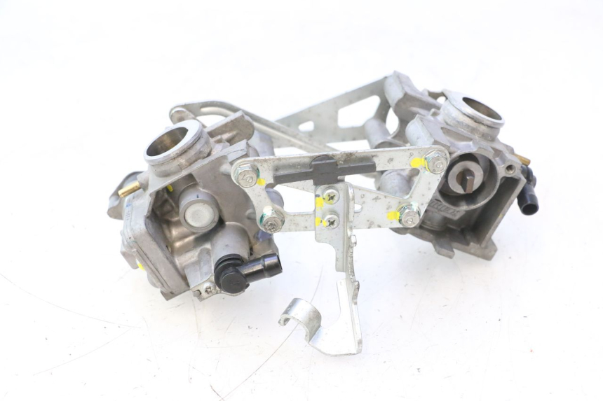 photo de INYECCION HONDA XLV VARADERO 125 (2007 - 2012) - Primer plano de alta resolución