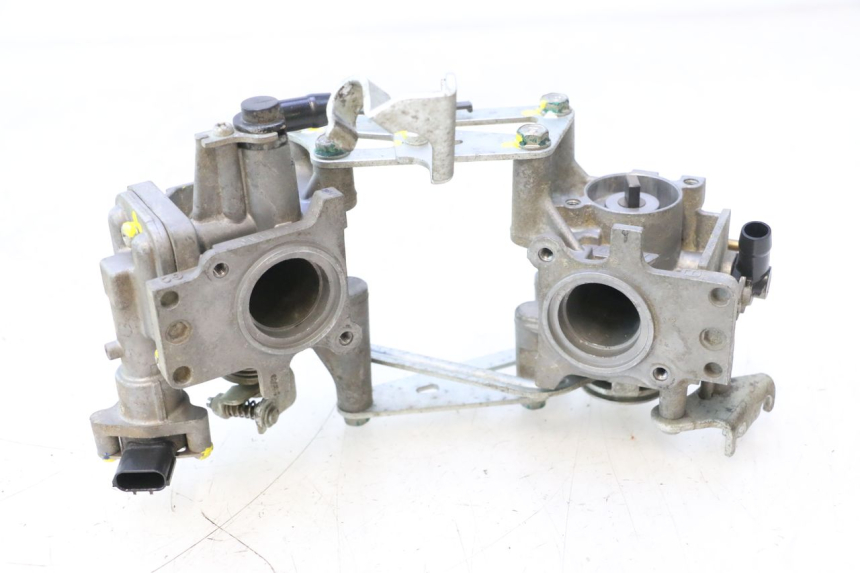 photo de INYECCION HONDA XLV VARADERO 125 (2007 - 2012) - Detalles de los puntos de fijación