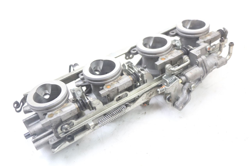 photo de INYECCIÓN YAMAHA FJR ABS 1300 (2006 - 2012) - Detalles de los puntos de fijación