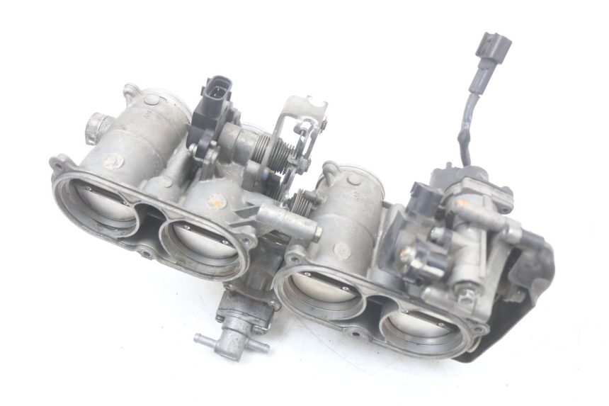 photo de INYECCION YAMAHA FZ1 FAZER 1000 (2007 - 2009) - Primer plano técnico