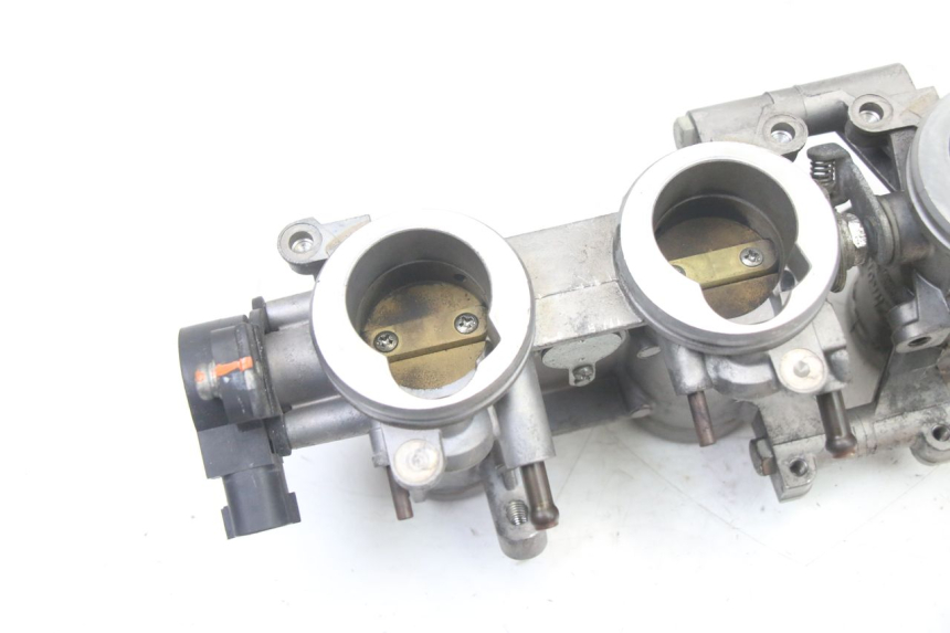 photo de INYECCION YAMAHA XJ6 600 (2008 - 2016) - Detalle de la pieza