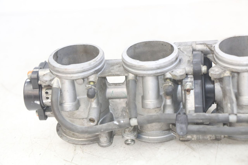 photo de INYECCIÓN YAMAHA YZF R1 1000 (2007 - 2008) - Zoom sobre los componentes