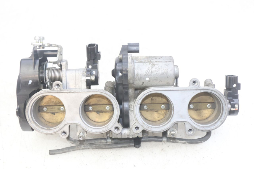 photo de INYECCIÓN YAMAHA YZF R1 1000 (2007 - 2008) - Primer plano técnico