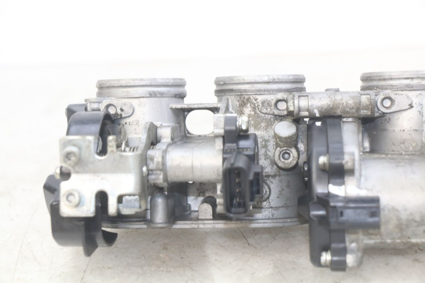 photo de INYECCIÓN YAMAHA YZF R1 1000 (2007 - 2008) - Detalles de los puntos de fijación