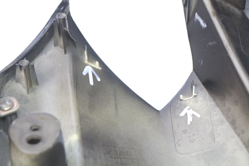 photo de CARENADO FRONTAL INTERIOR DERECHA HYOSUNG COMET GTR 125 (2007 - 2014) - Otra perspectiva