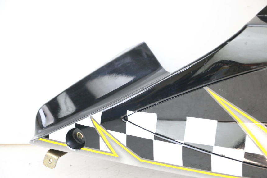 photo de CARENADO FRONTAL INTERIOR DERECHA HYOSUNG GTR 125 (2006 - 2008) - Zoom sobre los componentes