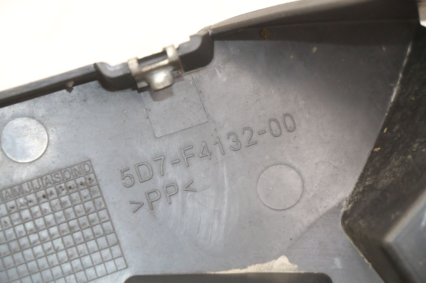 photo de INTERIOR DE LA CABEZA DE HORQUILLA DERECHA YAMAHA MT ABS 125 (2014 - 2018) - Detalle de la pieza