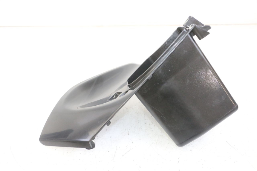 photo de CARENADO FRONTAL INTERIOR DERECHA HONDA NTV DEAUVILLE ABS 700 (2007 - 2016) - Detalles de los puntos de fijación