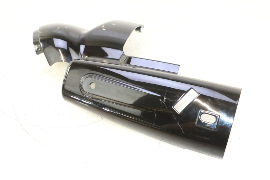 photo de CARENADO FRONTAL INTERIOR DERECHA HARLEY DAVIDSON ROAD GLIDE FLTRXSE 1920 (2018 - 2022) - Detalle de la pieza