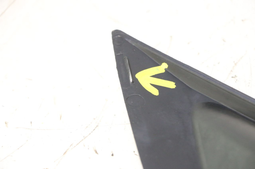 photo de CARENADO FRONTAL INTERIOR DERECHA CAN-AM SPYDER RS 1000 (2008 - 2012) - Primer plano técnico