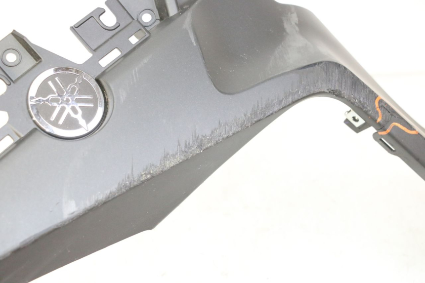 photo de CARENADO FRONTAL INTERIOR DERECHA YAMAHA XMAX X-MAX 125 (2021 - 2025) - Otra vista del artículo