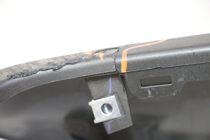 photo de CARENADO FRONTAL INTERIOR DERECHA YAMAHA XMAX X-MAX 125 (2021 - 2025) - Zoom estado de uso