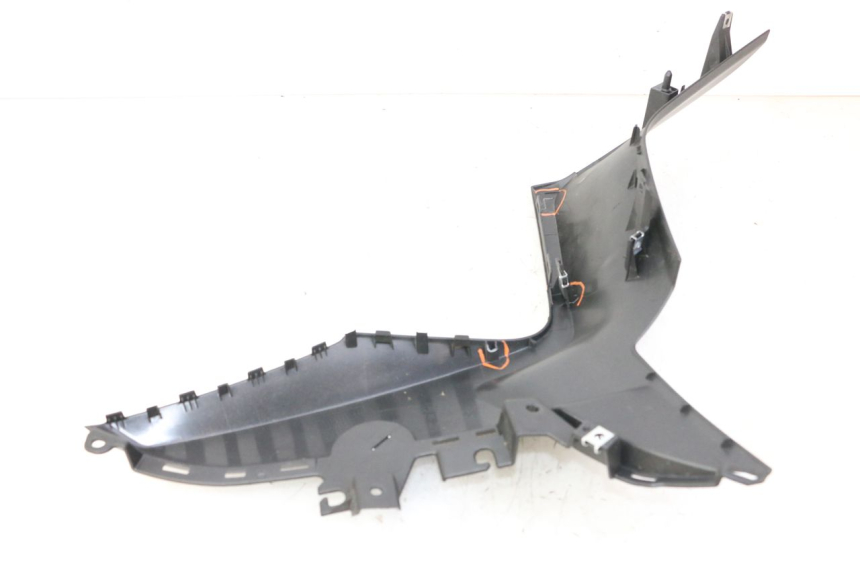 photo de CARENADO FRONTAL INTERIOR DERECHA YAMAHA XMAX X-MAX 125 (2021 - 2025) - Recambio usado revisado