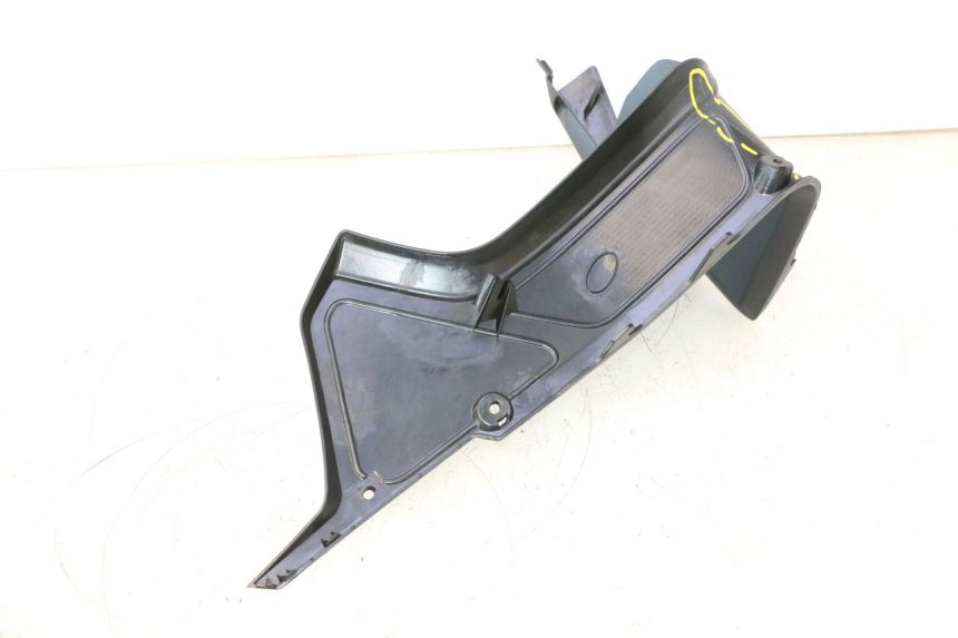 photo de CARENADO FRONTAL INTERIOR IZQUIERDA YAMAHA FZ8 800 (2010 - 2016) - Primer plano técnico