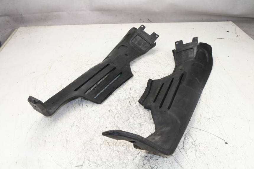 photo de CARENADO FRONTAL INTERIOR BMW K 75 RT ABS 750 (1989 - 1997) - Primer plano técnico