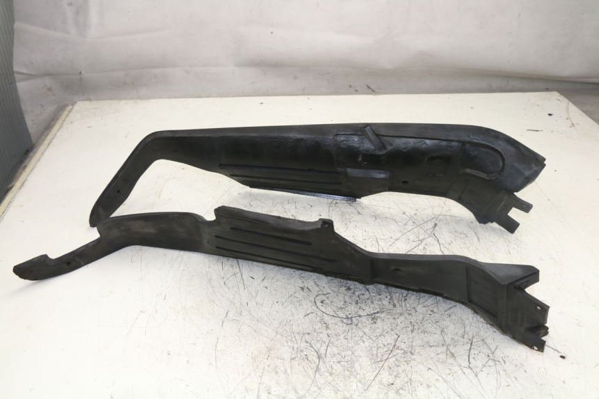 photo de CARENADO FRONTAL INTERIOR BMW K 75 RT ABS 750 (1989 - 1997) - Detalles de los puntos de fijación