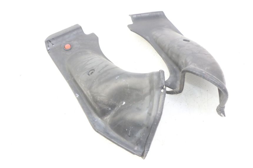 photo de INTERIOR DE LA CABEZA DE HORQUILLA KAWASAKI ZX-6R ZX6R 600 (1995 - 1997) - Primer plano técnico