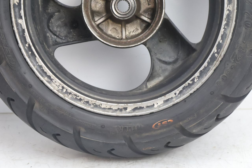 photo de LLANTA TRASERA Y NEUMÁTICO KYMCO AGILITY 4T 50 (2005 - 2018) - Características distintivas