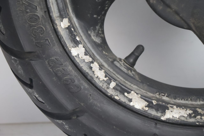 photo de LLANTA TRASERA Y NEUMÁTICO KYMCO AGILITY 4T 50 (2005 - 2018) - Detalles de los puntos de fijación