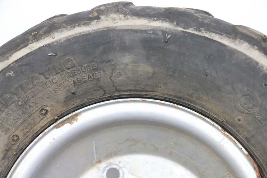 photo de LLANTA TRASERA Y NEUMÁTICO KEROX BAZOOKA 110 - Primer plano técnico