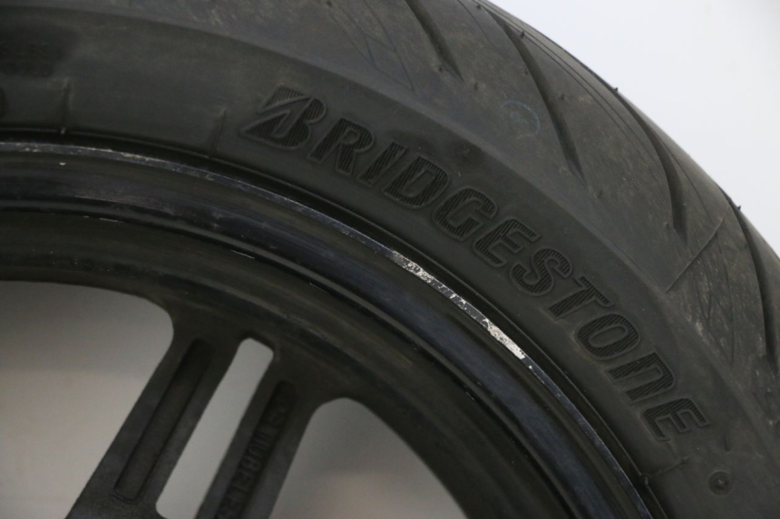 photo de RINCON Y NEUMÁTICO TRASERO SUZUKI BURGMAN 650 (2013 - 2020) - Inspección visual detallada