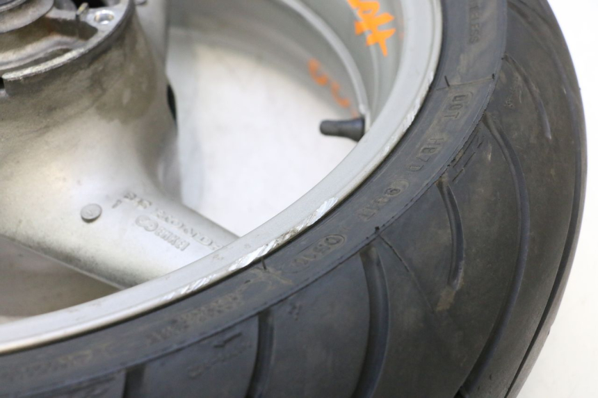 photo de LLANTA TRASERA Y NEUMÁTICO HONDA CB F HORNET 600 (2005 - 2006) - Detalles de los puntos de fijación