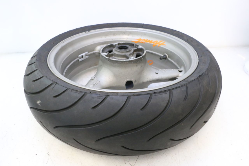 photo de LLANTA TRASERA Y NEUMÁTICO HONDA CB F HORNET 600 (2005 - 2006) - Estado de la superficie y material