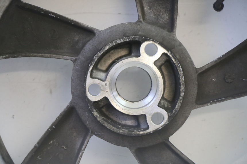 photo de LLANTA TRASERA Y NEUMÁTICO PEUGEOT CITYSTAR 50 (2013 - 2017) - Recambio usado revisado