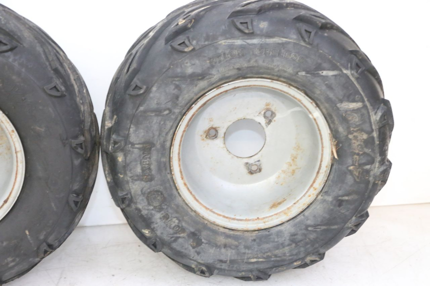 photo de LLANTA TRASERA Y NEUMÁTICO SPEEDY DELUXE 125 - Otra perspectiva