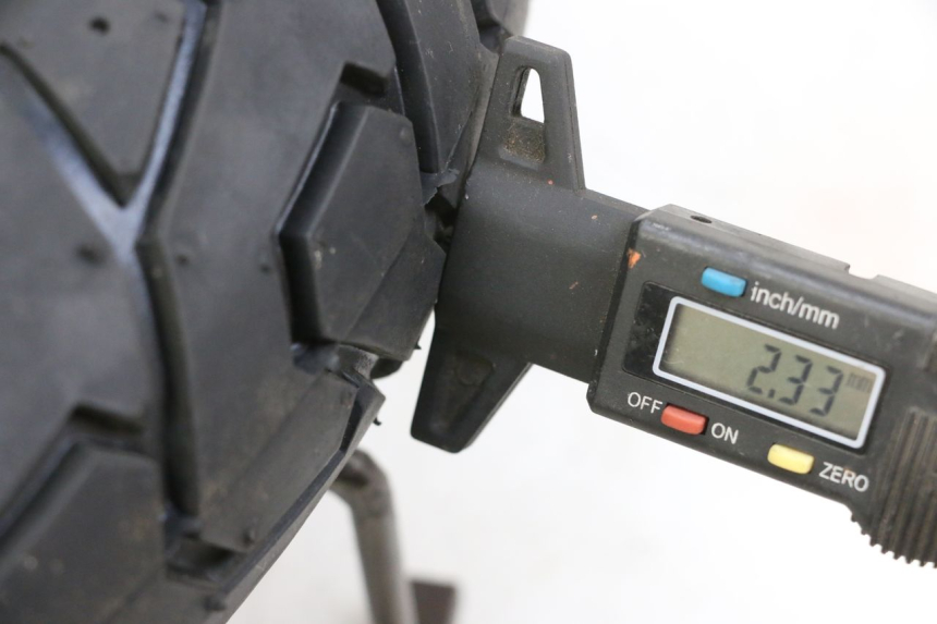 photo de LLANTA TRASERA Y NEUMÁTICO LONGJIA DIGITA 4T 50 (2019 - 2022) - Detalle de la pieza