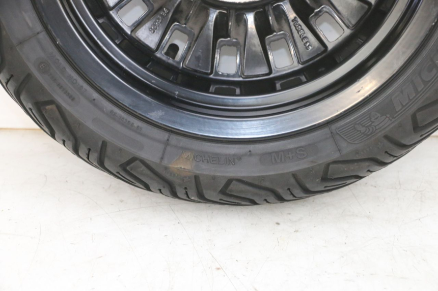 photo de LLANTA TRASERA Y NEUMÁTICO PEUGEOT DJANGO 4T 50 (2014 - 2019) - Características distintivas