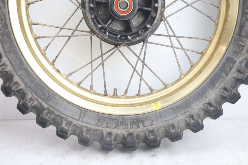photo de LLANTA TRASERA Y NEUMÁTICO SUZUKI DR S 600 (1985 - 1989) - Zoom estado de uso