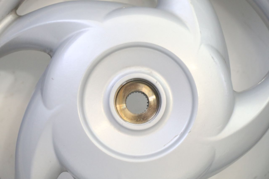 photo de LLANTA TRASERA Y NEUMÁTICO PIAGGIO FLY 2T 50 (2004 - 2017) - Primer plano técnico