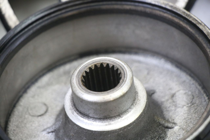 photo de RINDE TRASERA Y NEUMÁTICO VENESI FLY RETRO 4T 50 (2020 - 2025) - Estado de la superficie y material