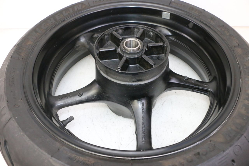 photo de LLANTA TRASERA Y NEUMÁTICO YAMAHA FZ6 FAZER S2 600 (2007 - 2011) - Características distintivas