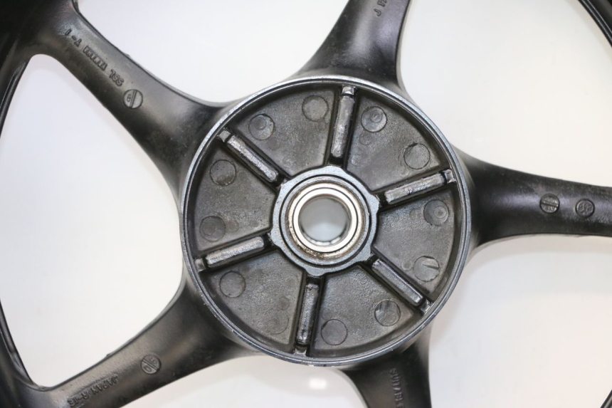 photo de LLANTA TRASERA Y NEUMÁTICO YAMAHA FZ6 FAZER S2 600 (2007 - 2011) - Detalle de la pieza