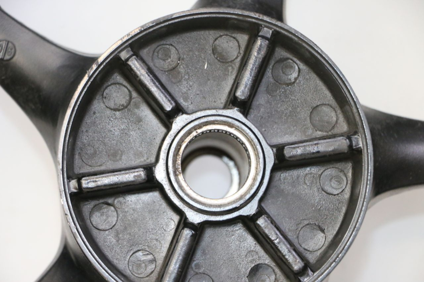 photo de LLANTA TRASERA Y NEUMÁTICO YAMAHA FZ6 FAZER S2 600 (2007 - 2011) - Vista general del producto