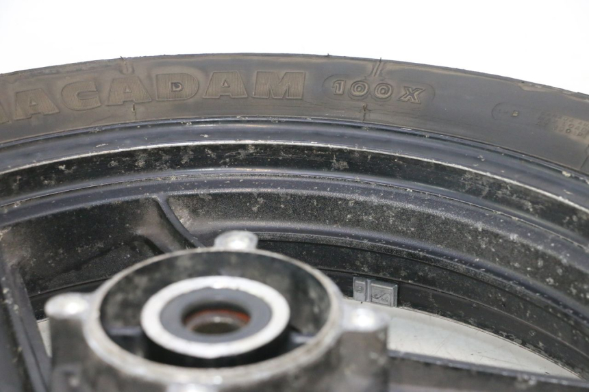 photo de LLANTA TRASERA Y NEUMÁTICO KAWASAKI GPX F ZX750F 750 (1986 - 1990) - Estado de la superficie y material