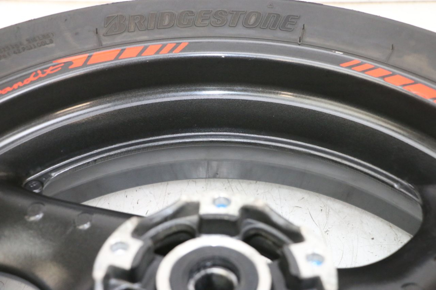 photo de LLANTA TRASERA Y NEUMÁTICO SUZUKI GSF N BANDIT 600 (1996 - 1999) - Recambio usado revisado