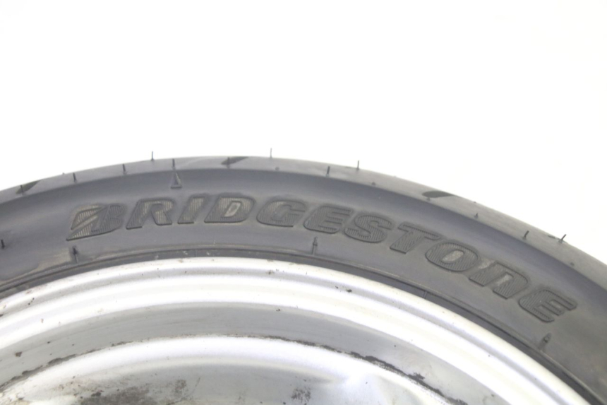 photo de LLANTA TRASERA Y NEUMÁTICO SYM GTS EVO 125 (2009 - 2013) - Ángulo de visión alternativo