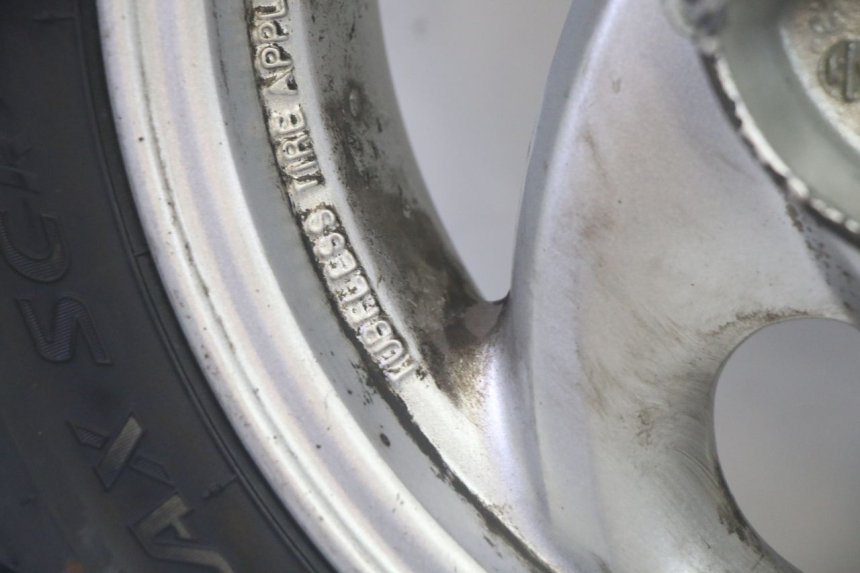 photo de LLANTA TRASERA Y NEUMÁTICO SYM GTS EVO 125 (2009 - 2013) - Detalles de los puntos de fijación