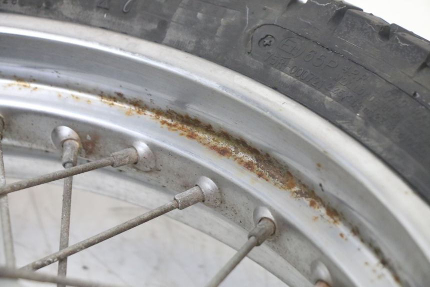 photo de LLANTA TRASERA Y NEUMÁTICO KYMCO STRYKER OFF ROAD 125 (1999 - 2005) - Características distintivas