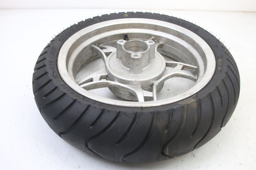 photo de LLANTA TRASERA Y NEUMÁTICO LONGJIA SHARPY 125 (2020 - 2024) - Detalle de la pieza