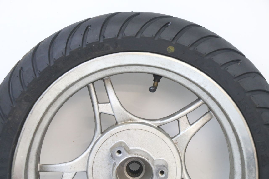 photo de LLANTA TRASERA Y NEUMÁTICO LONGJIA SHARPY 125 (2020 - 2024) - Zoom estado de uso